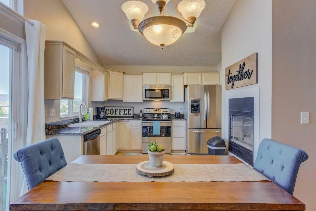 Cozy 4Br House With Peak Views In Colorado Springs 빌라 외부 사진